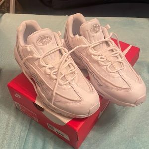 Mens bright white air max 95 essentials (worn one)